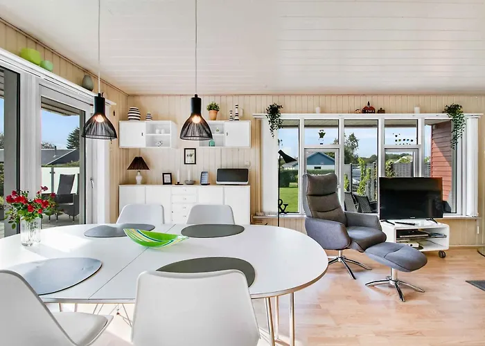 In Quiet Surroundings Near The * Hejls