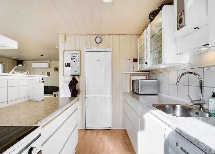 In Quiet Surroundings Near The Σπίτι διακοπών Hejls