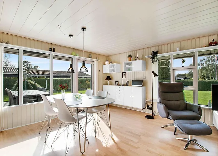 In Quiet Surroundings Near The * Hejls